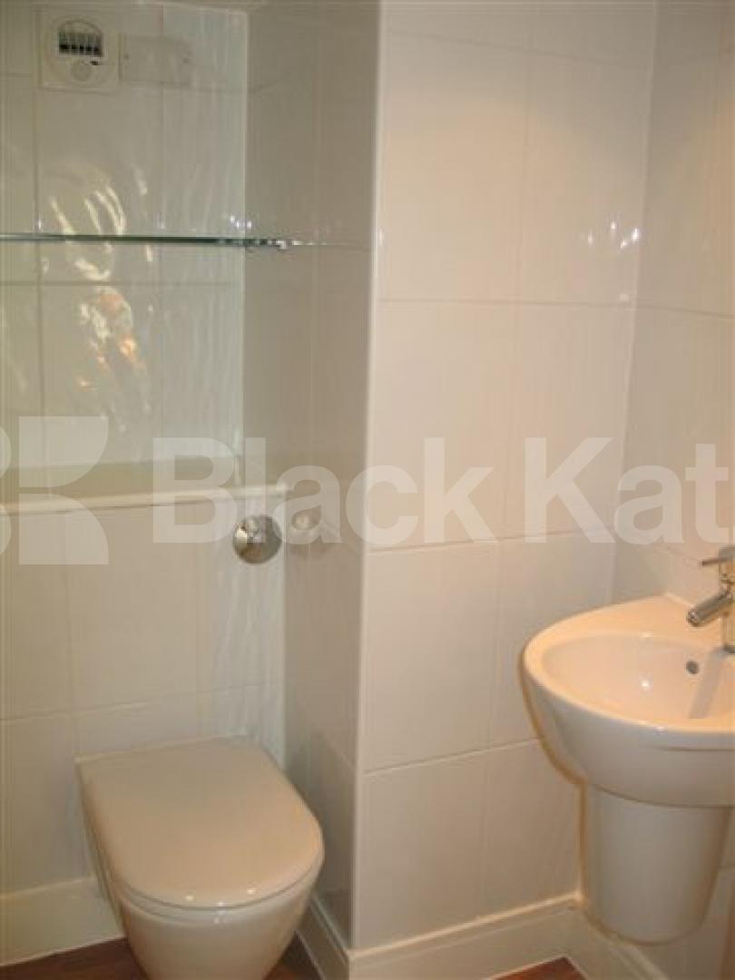 			New Instruction , 1 Bedroom, 1 bath, 1 reception Apartment			 Batchelor Street , ANGEL